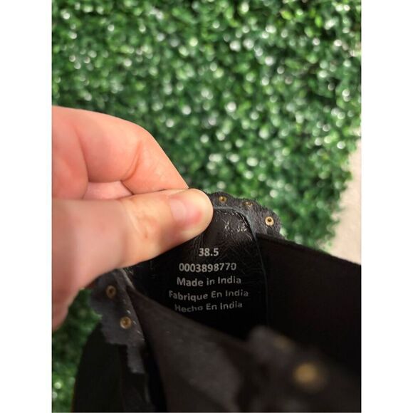 NWOT Free People Atlas Puffer Rivet Chelsea Boots in Black & Gold Sz. US 8 - Picture 11 of 11